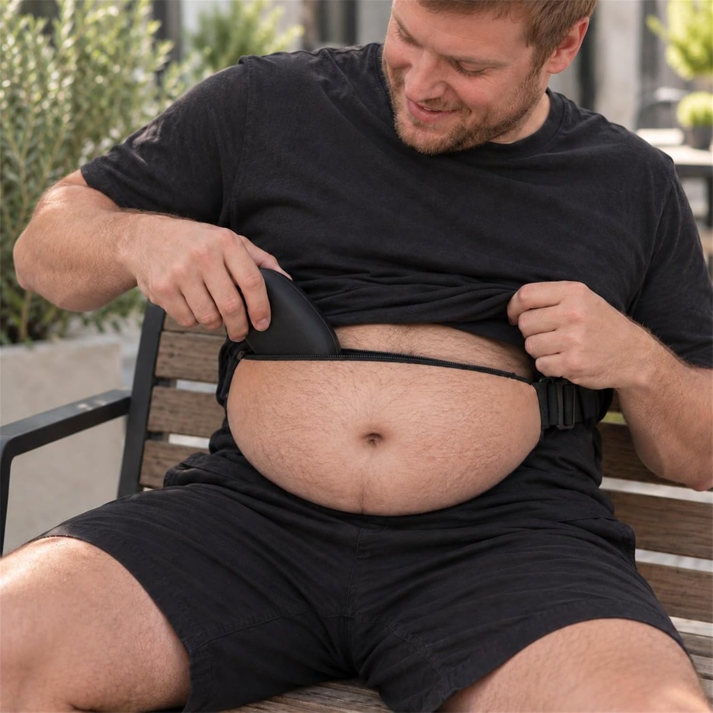 La riñonera con barriga de embarazada que nadie pidió pero todo el mundo va a mirar de reojo